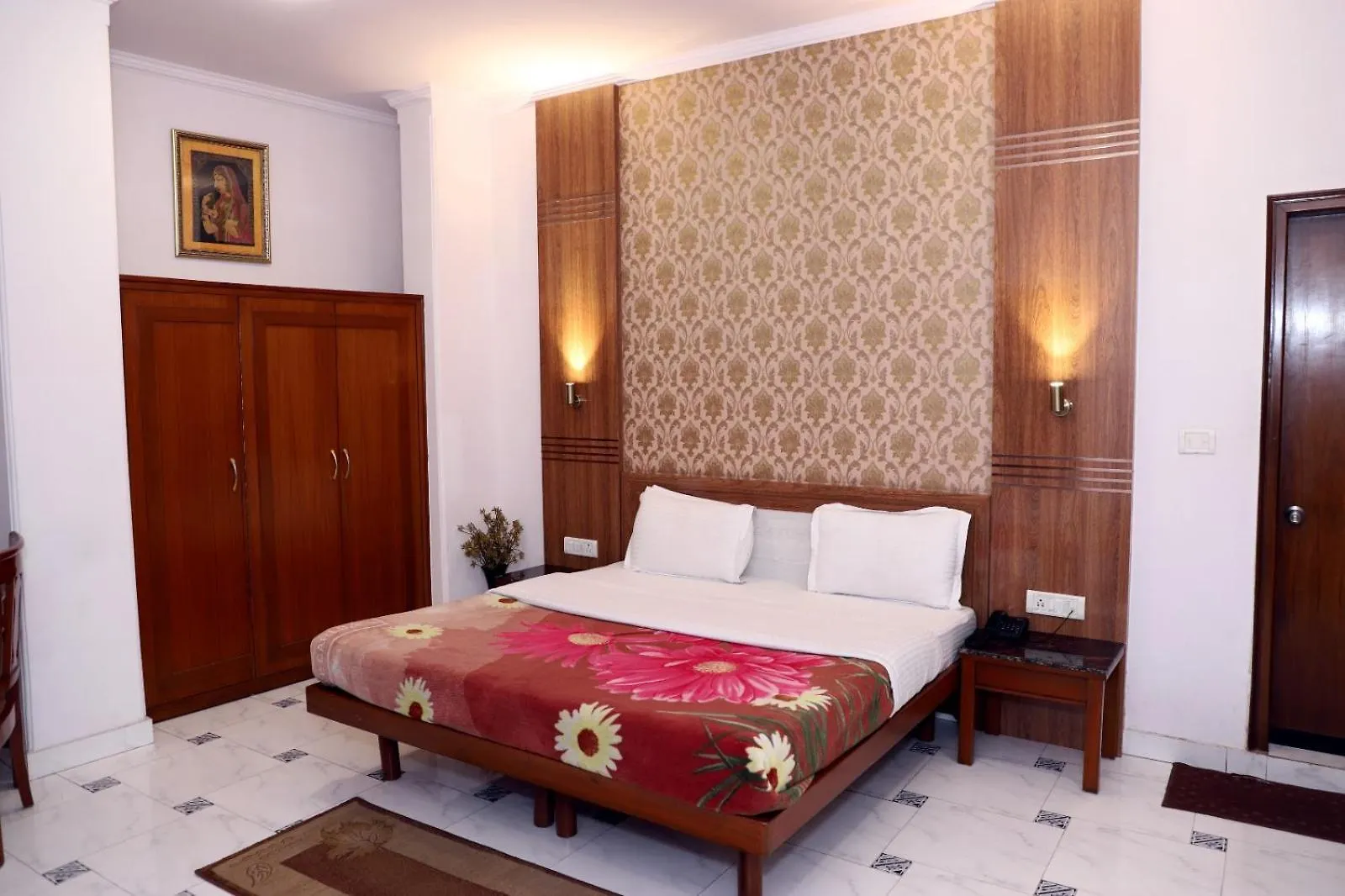 Airport Hotel Nowe Delhi 2*,